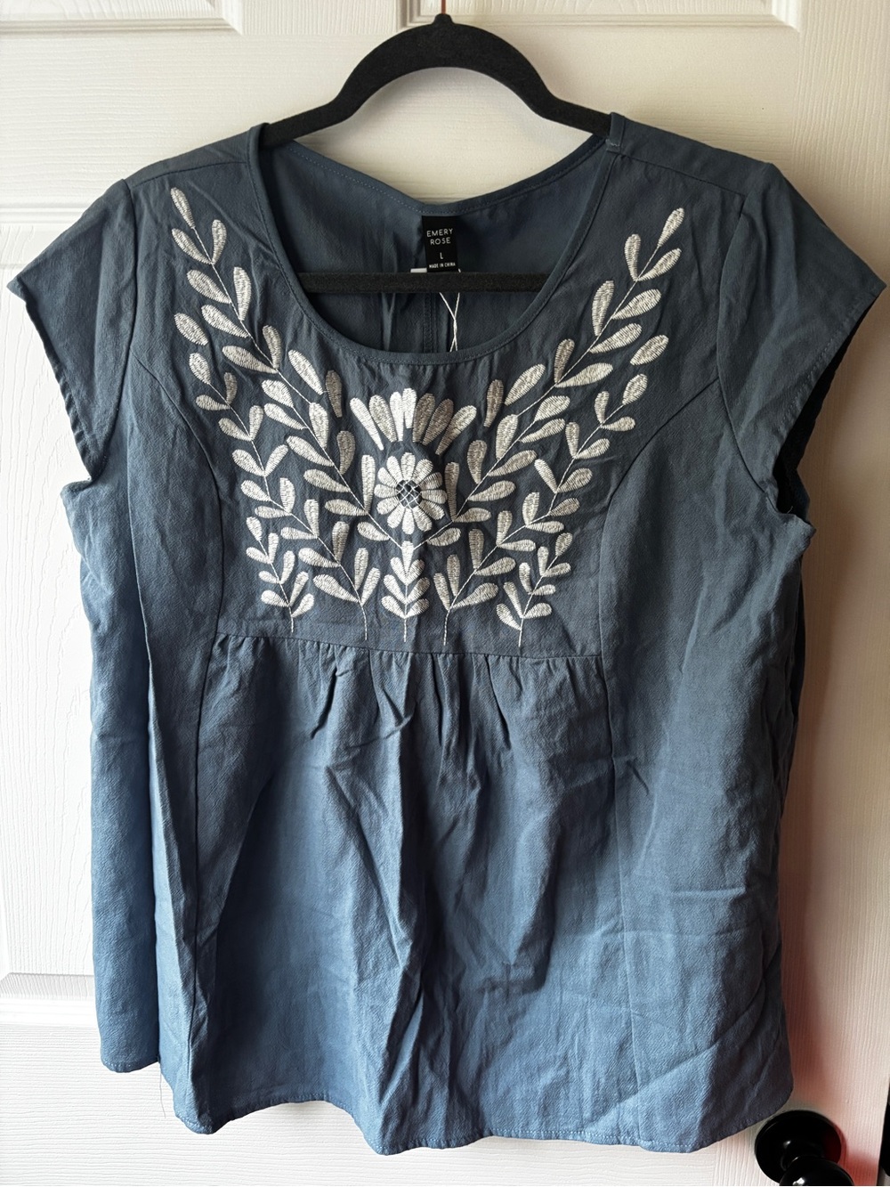 Emery Rose Blue Embroidered Scoop-Neck Blouse